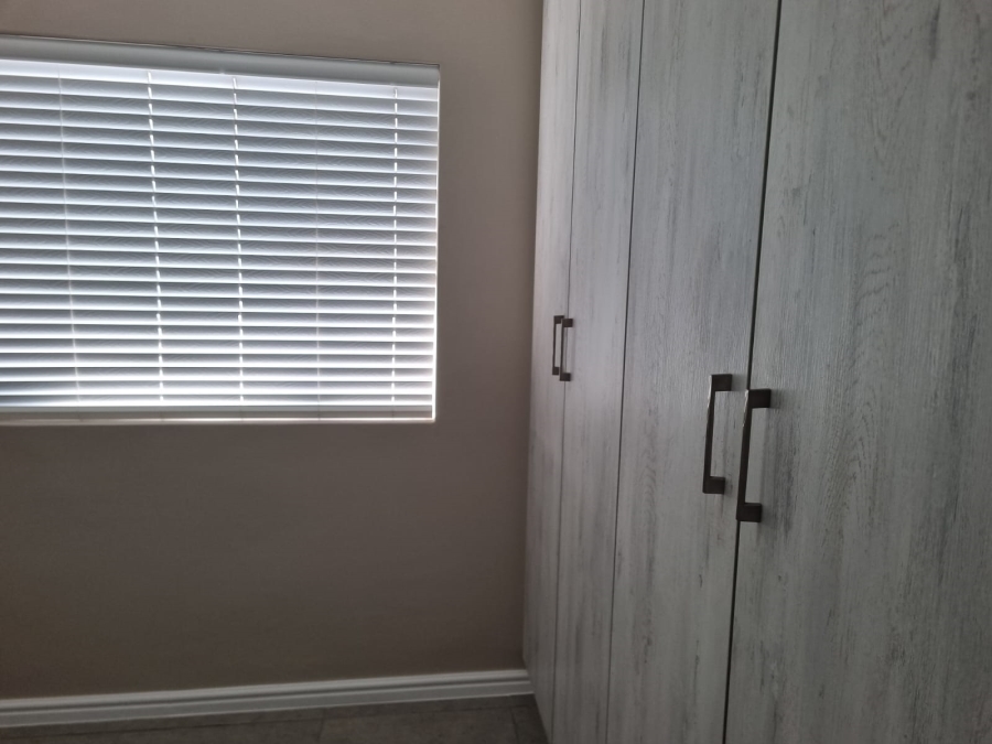 To Let 2 Bedroom Property for Rent in Voorbaai Western Cape
